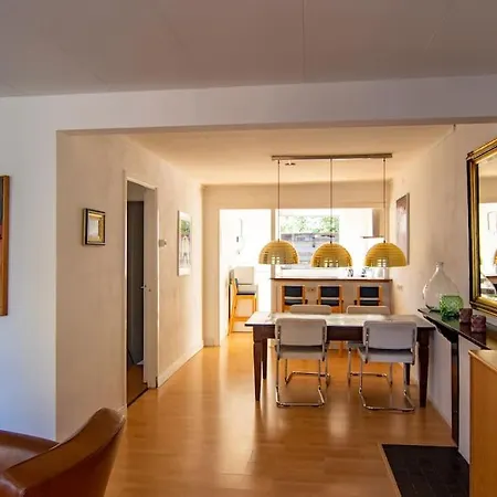 Centre Hilversum, 20 Minutes Train To Amsterdam Apartment *