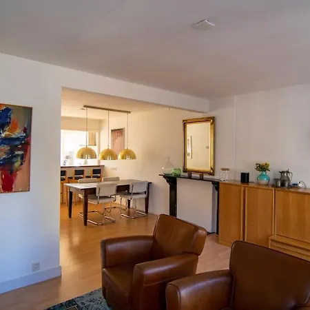 Centre Hilversum, 20 Minutes Train To Amsterdam *