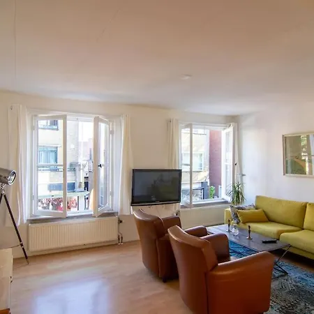 Apartment Centre Hilversum, 20 Minutes Train To Amsterdam *