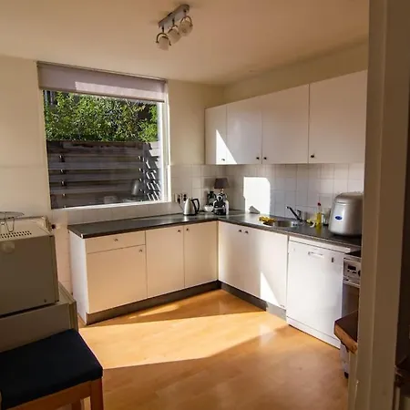 Centre Hilversum, 20 Minutes Train To Amsterdam Hilversum