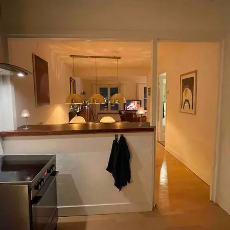 Centre Hilversum, 20 Minutes Train To Amsterdam Hilversum